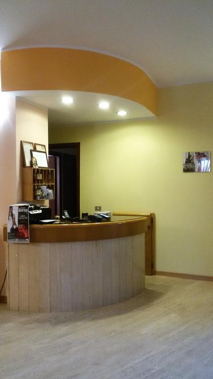 Cerrutihotel Vercelli Kültér fotó