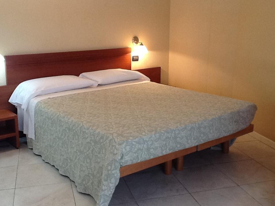Cerrutihotel Vercelli Kültér fotó